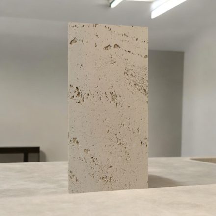 Falpanel, természetes kőszórással, 120x60 cm, Travertino - Cappuccino